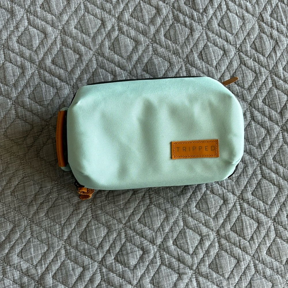 Tripped travel organizer
